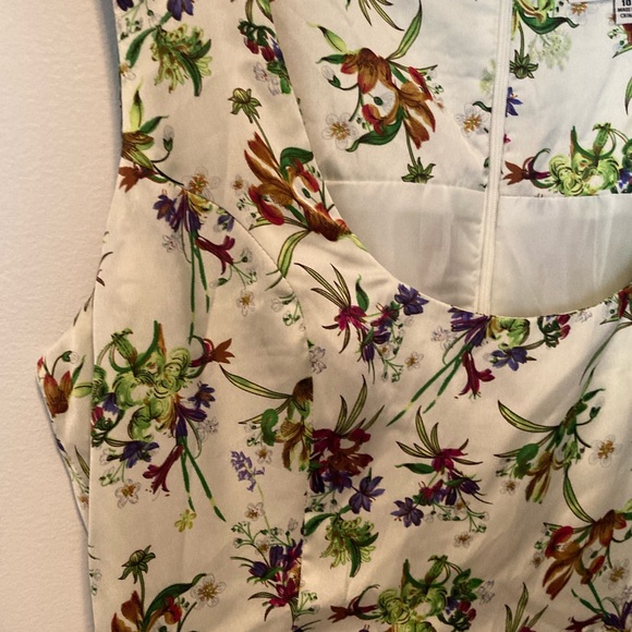 NWT- BB Dakota ‘Nydia Dress’, size 10 - Picture 8 of 16